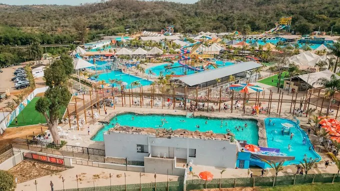 Vista aérea do AquaBeat BH — parque aquático